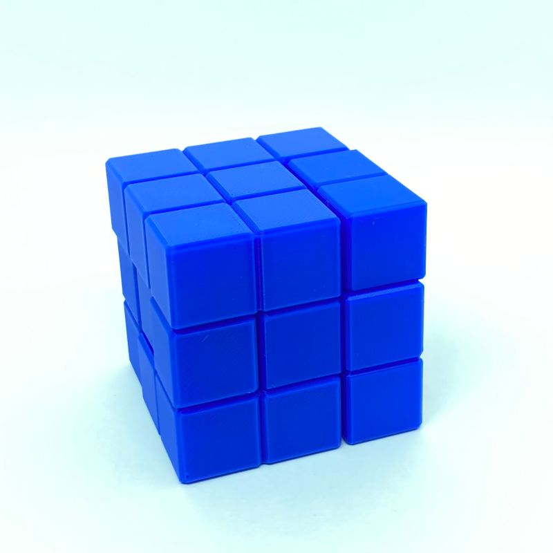 Soma Cubos azul montado formando cubo 3D completo