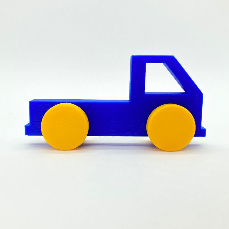 Mini camionete SisperDesign estimulando coordenação motora e brincadeira criativa.